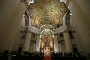 Rorátní mše svatá ve vojenském kostele sv. Jana Nepomuckého v Praze