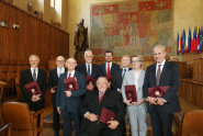 Univerzitní medaile pro 10 osobností UK - Vědecká rada 23.9.2021