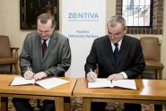 Univerzita Karlova v Praze a společnost Zentiva podepsali memorandum o partnerství, vzájemné podpoře a spolupráci pro roky 2015 a 2016